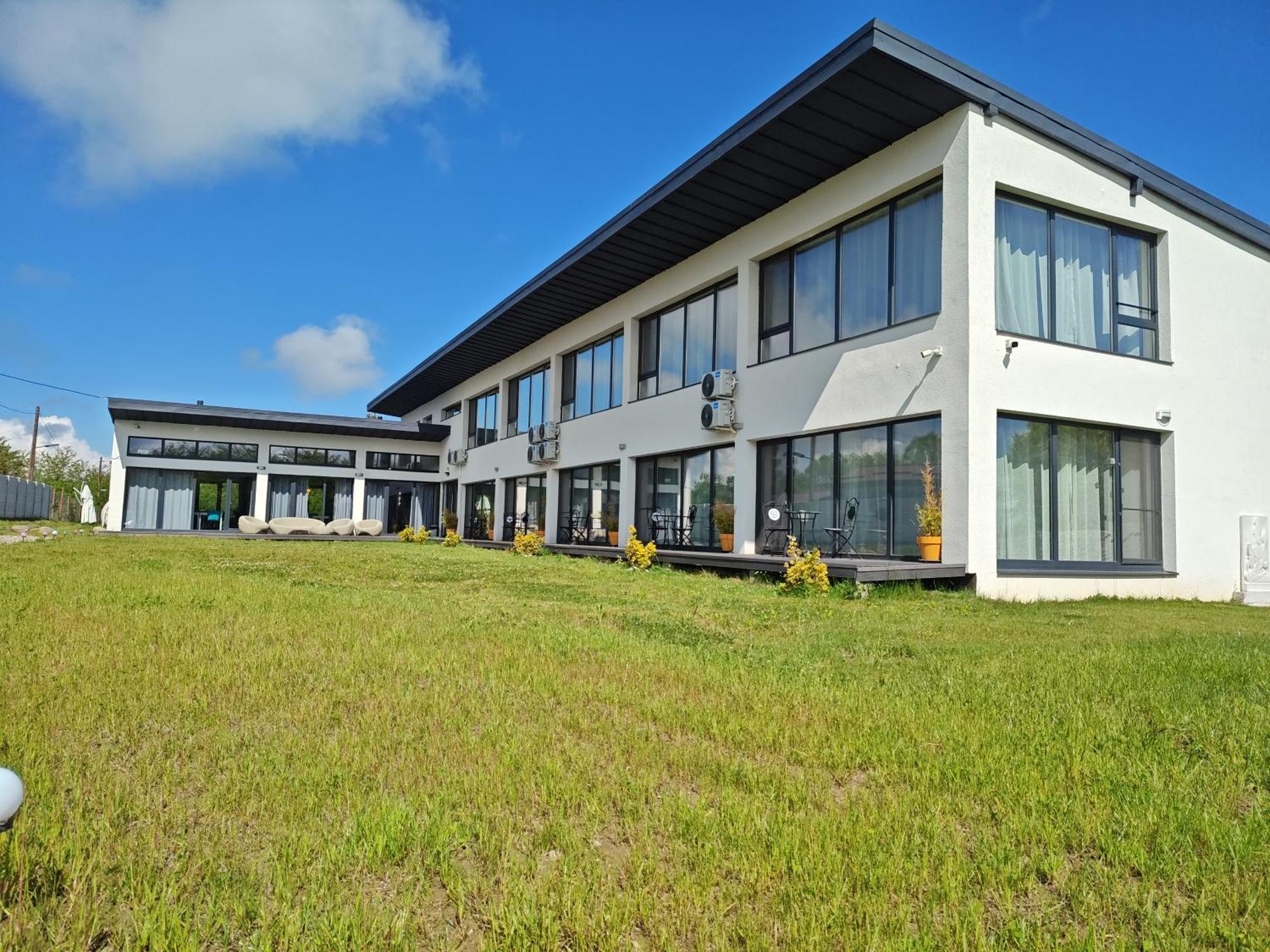 Jai Giridhari Villa อาวริก ภายนอก รูปภาพ